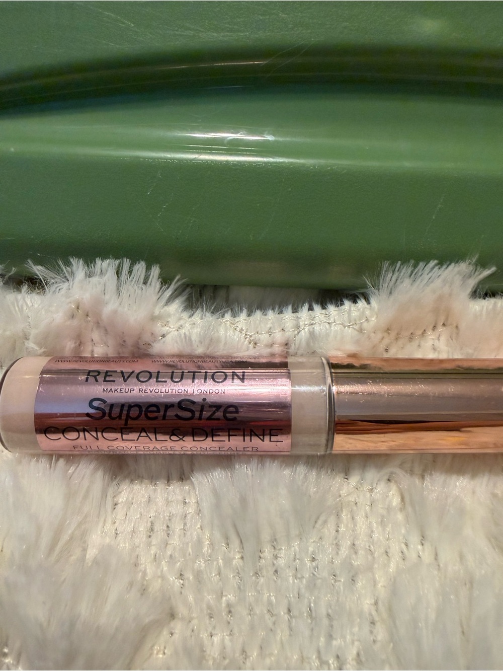 Revolution Conceal & Define Full Coverage Concealer - Rose Gold & Light Pink